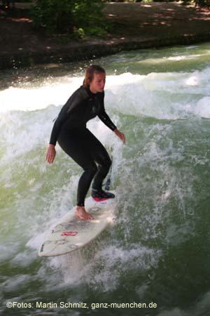 060612eisbal_riversurf20