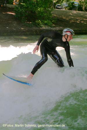 060612eisbal_riversurf23