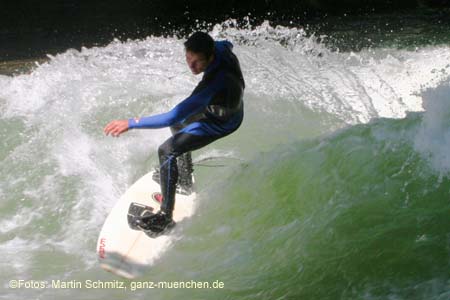 060612eisbal_riversurf25