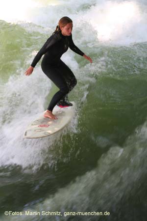 060612eisbal_riversurf29