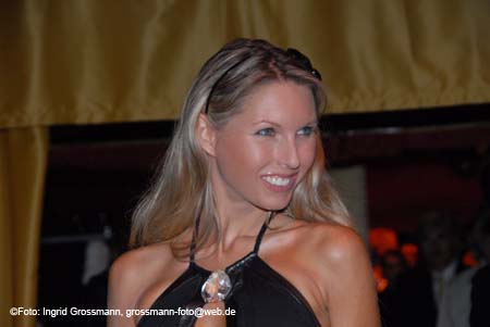 071108afrika_premiere001