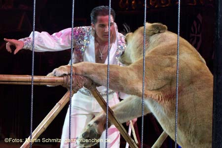 060301circus_krone060
