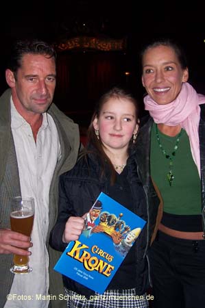 060201krone1_premiere30