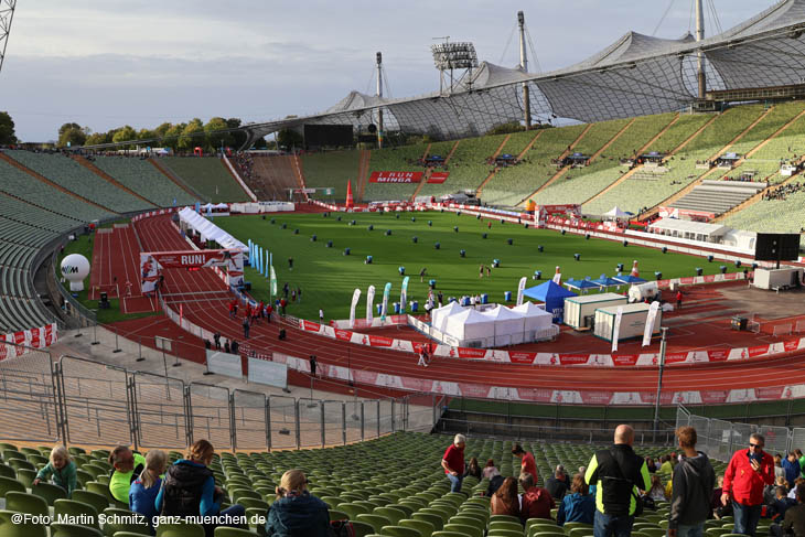 Start und Ziel 10 km und Marathon im Olympiastadion ©Foto:Martin Schmitz)