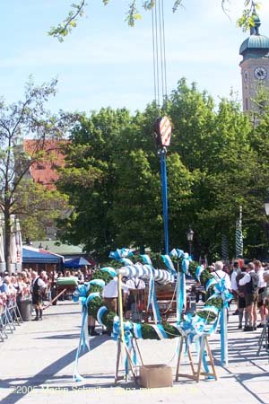 05maibaum_viktualienmarkt03