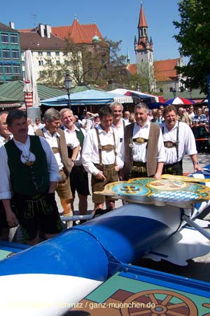 05maibaum_viktualienmarkt38
