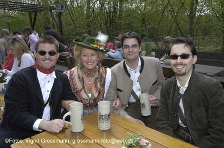 060501brunnwart_maibaum50