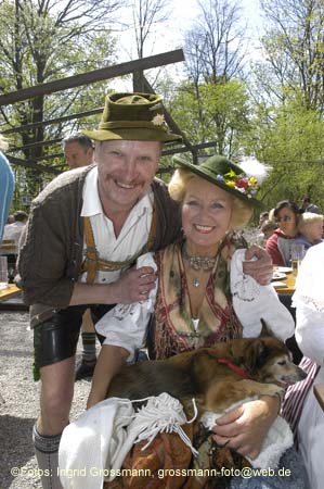 060501brunnwart_maibaum57