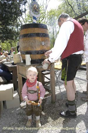 060501brunnwart_maibaum63