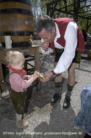 060501brunnwart_maibaum65