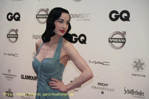 070205dita_von_teese53