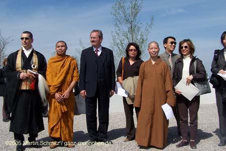 050428buga_religio06