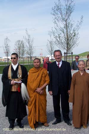 050428buga_religio08