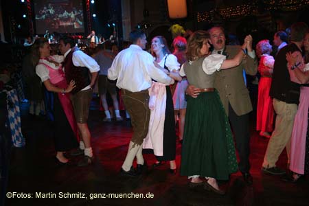 060519nacht_tracht79