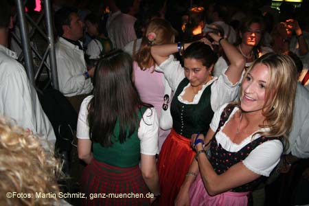 060519nacht_tracht89