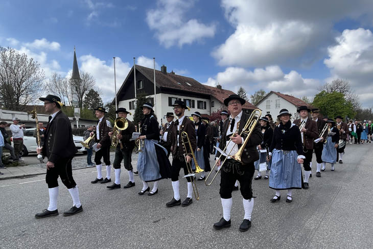 230430maibaum-riem005