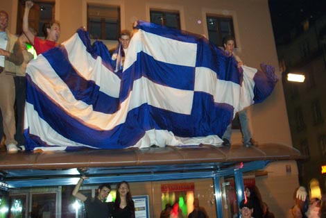 04em_griechenfeier06
