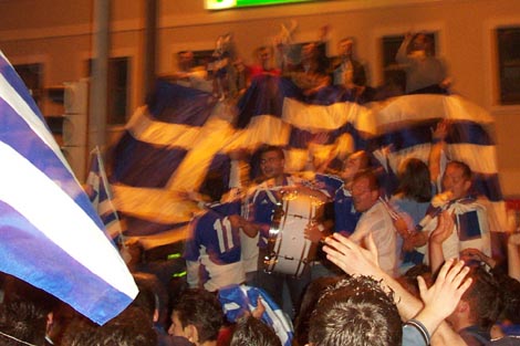 04em_griechenfeier10