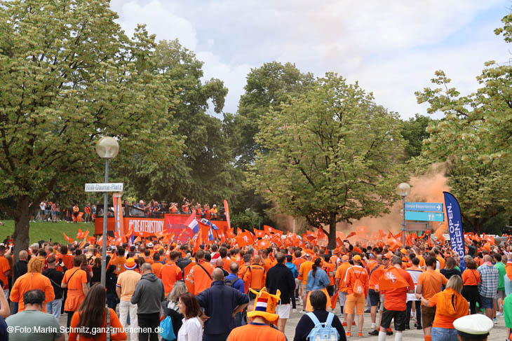 24079dutch-fanwalk006