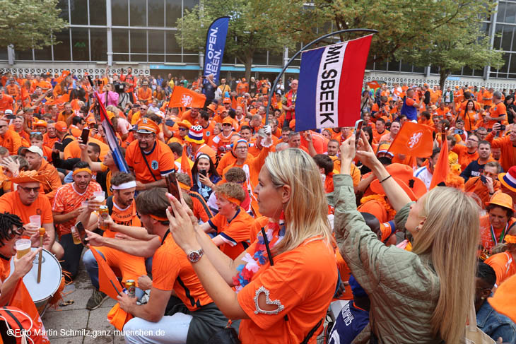 24079dutch-fanwalk009