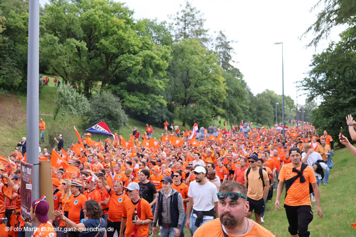 24079dutch-fanwalk043