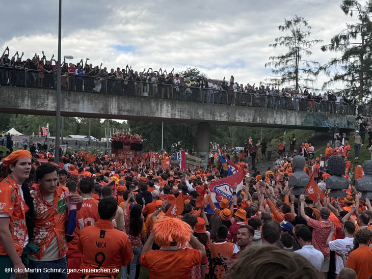 24079dutch-fanwalk046