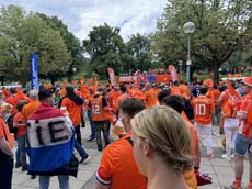 24079dutch-fanwalk004