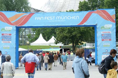 060607fan_fest_schild01