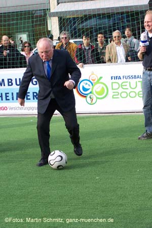 060401hm2_fussball24