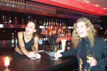 p1_neu_q12bar_champagner