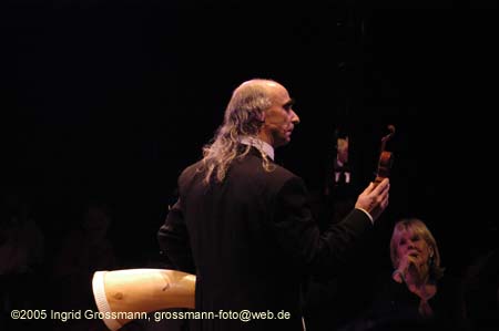 051108palazzo_lilalu50