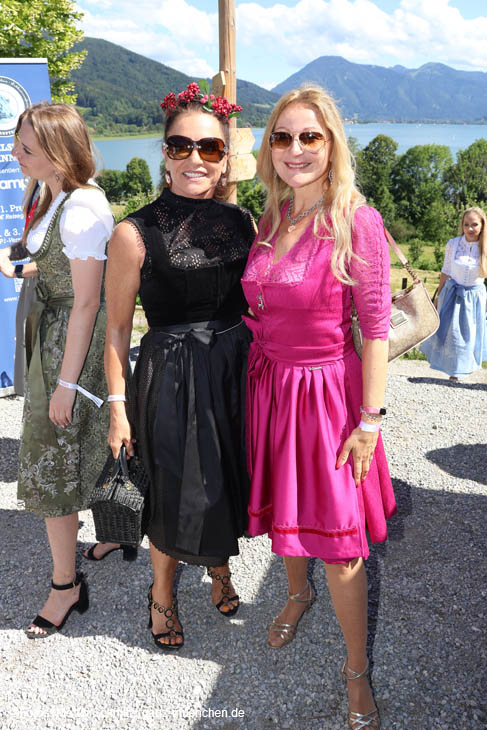 Christine Neubauer, Barbara Osthoff: Impressionen Almauftrieb Summer Edition 2024 auf Gut Kaltenbrunn / 240616almauftrieb102 ©Foto: Martin Schmitz