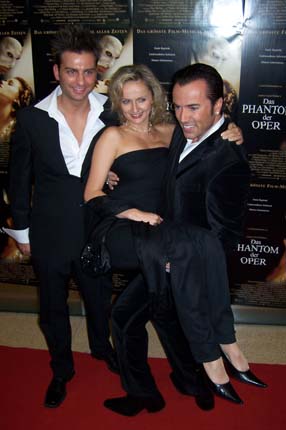 041208phantom_premiere33