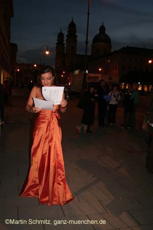 061011crowe_premiere01