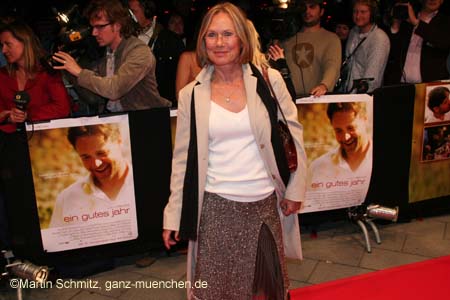 061011crowe_premiere24