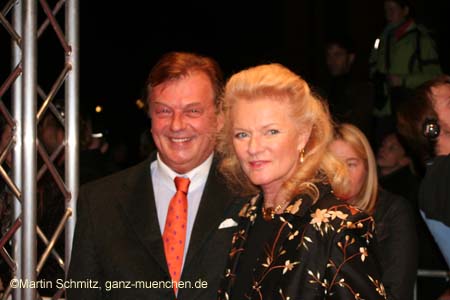 061011crowe_premiere60