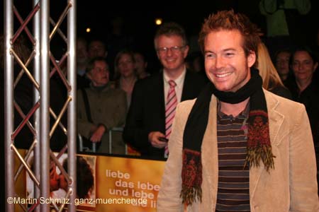 061011crowe_premiere77