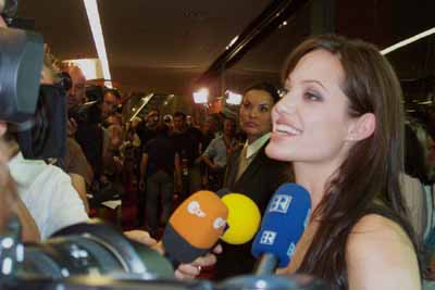 angelina_jolie_mlm_q03