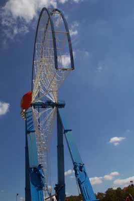 030903wiesnaufbau2_h010001