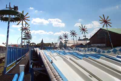 030903wiesnaufbau2_q100008