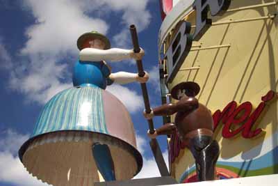 030903wiesnaufbau_q28obrat