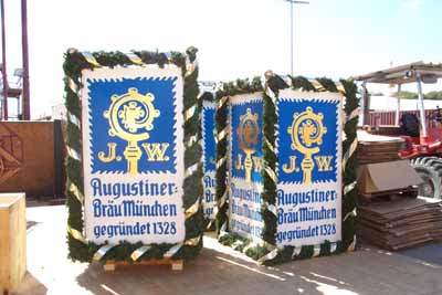 030903wiesnaufbau_q42a0038