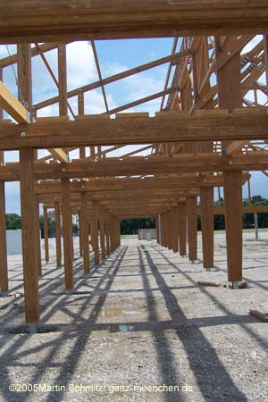 050722wiesn_weinzelt04