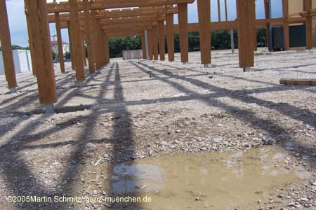 050722wiesn_weinzelt05