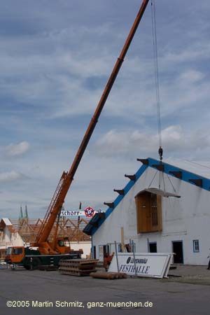 050726wiesn_aufbau13