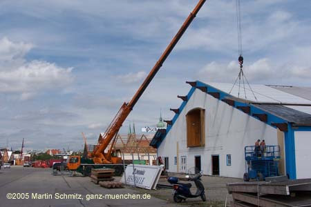 050726wiesn_aufbau14