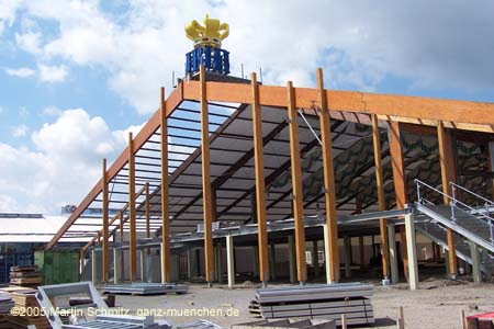 050804aufbau_hofbraeu03