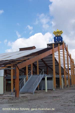 050804aufbau_hofbraeu04