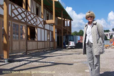 050804aufbau_weinzelt02