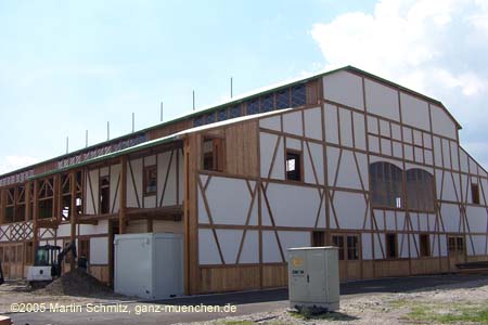 050804aufbau_weinzelt03